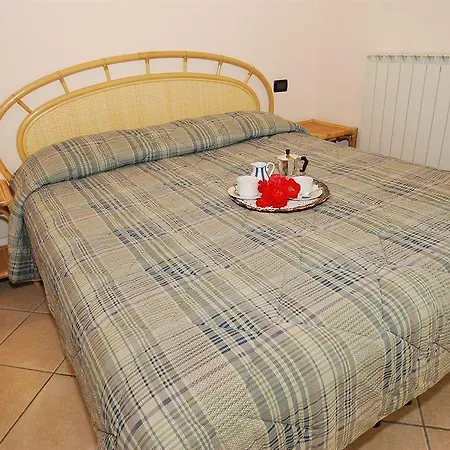 Il Colombaro מלון דירות 4*
